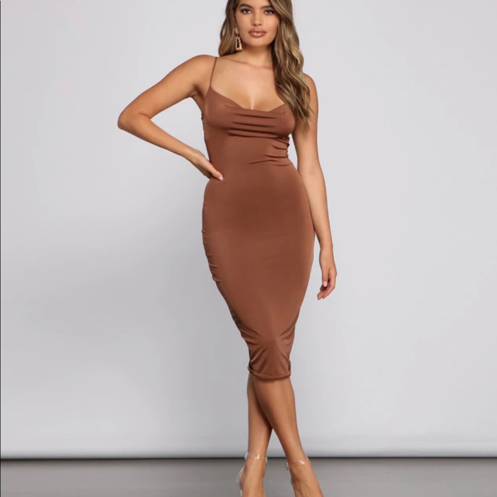 NWT Smokin Hot Mocha Midi Dress